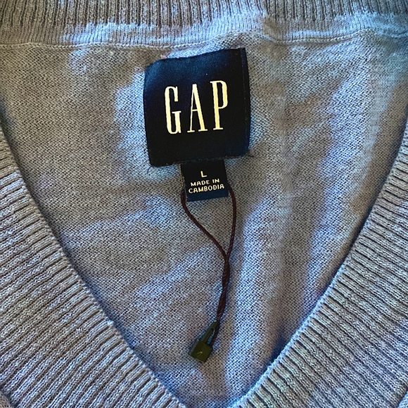 GAP Sweater - Picture 2 of 4